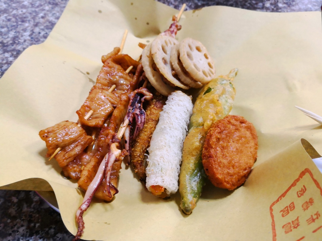 贵州菜真的会咬人？——一场味蕾的探险之旅