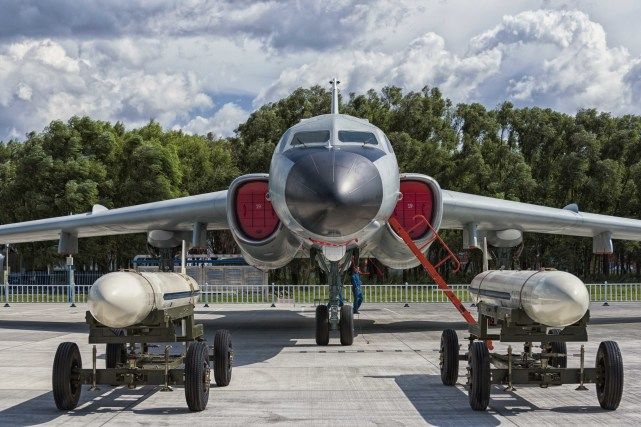 中国空军专属摄影师的迟到，一场技术与情感的较量
