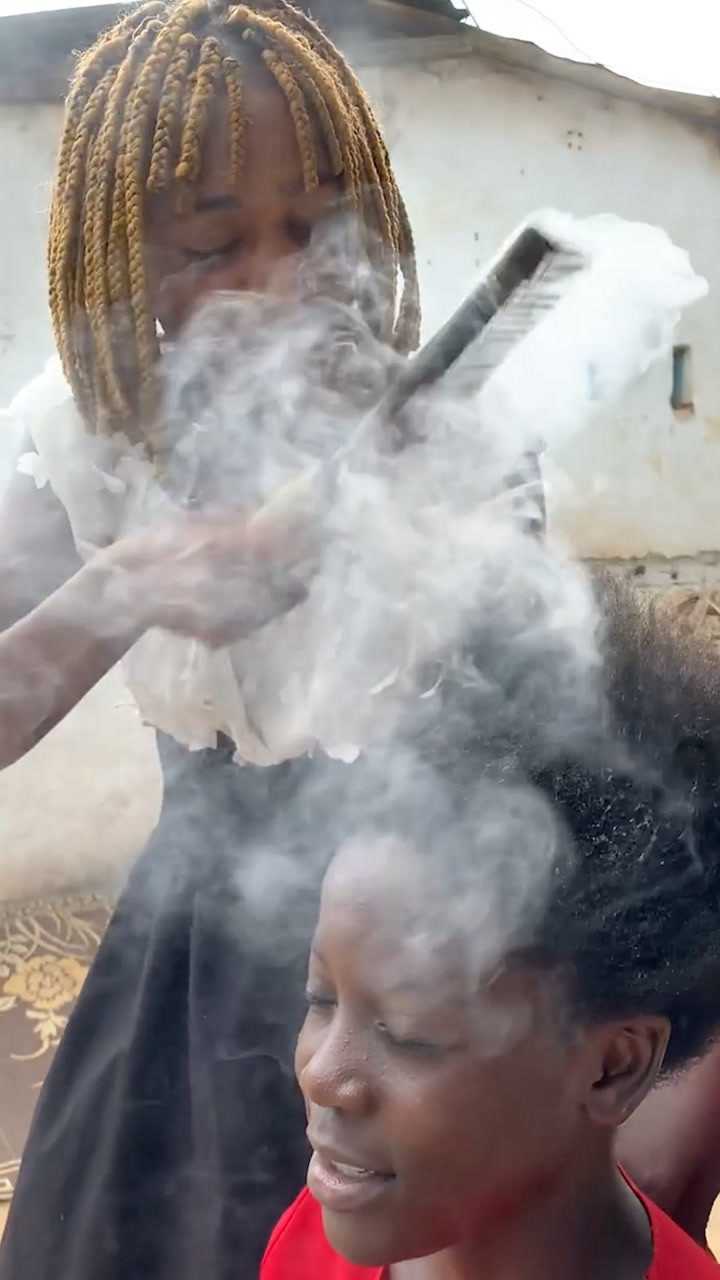 男子户外吃烧烤发现多人头发炸毛，一场意外的烤发奇遇