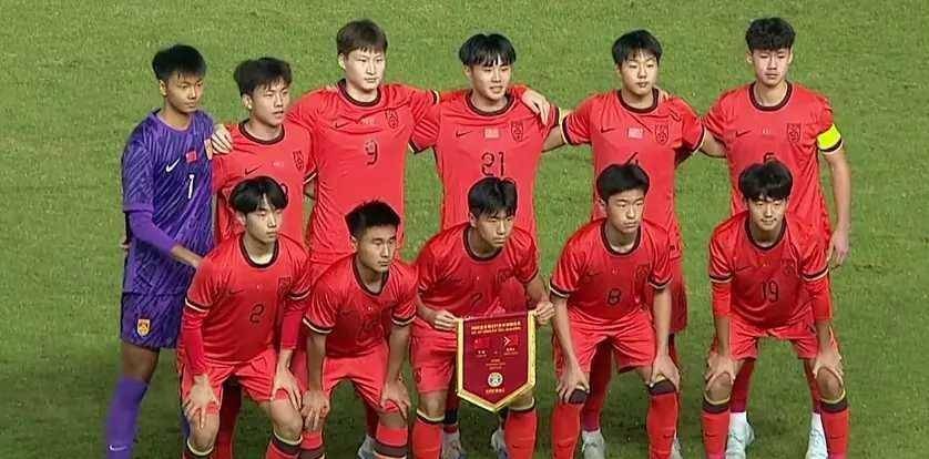 中国U17足球队3-0力克澳大利亚U17，青春风暴下的胜利之舞