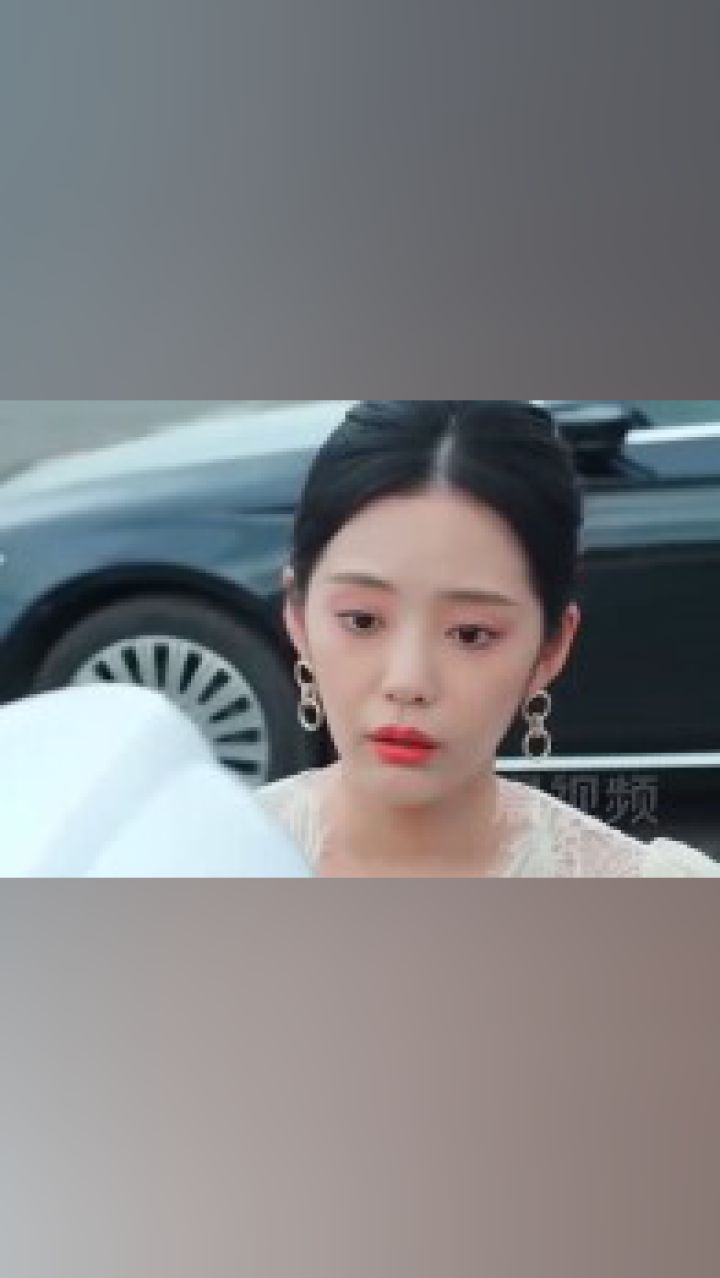 短剧一姐徐艺真疑似喊话郭宇欣,一场网络风波的背后 短剧一姐徐艺真疑似喊话郭宇欣,一场网络风波的背后