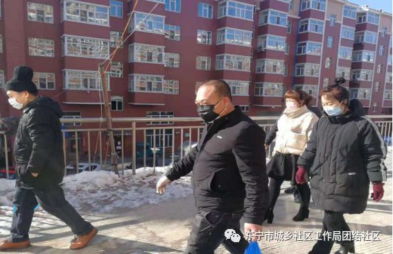 男子车库抗洪后失联超48小时，社区齐心协力，共克时艰