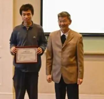 韦东奕获国家自然科学奖二等奖，数学之光，照亮科研之路