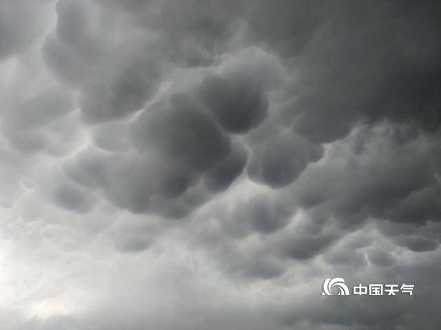 乳状云，天空的预警信号——特大暴雨的前奏？